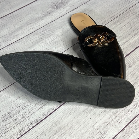 Easy Smile Flat fashion Mules. - Picture 2 of 2